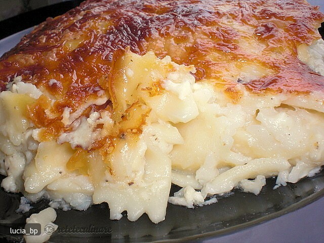 Imagine Reteta culinara Farfalle cu Sos de Cascaval, la Cuptor | 2review.ro