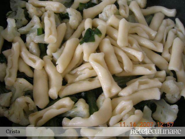 Imagine Reteta culinara Cavatelli cu cicoare si conopida | 2review.ro