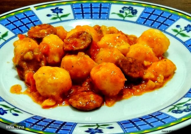 Imagine Reteta culinara Gnocchi din Cartofi si Dovleac cu Sos Toma | 2review.ro