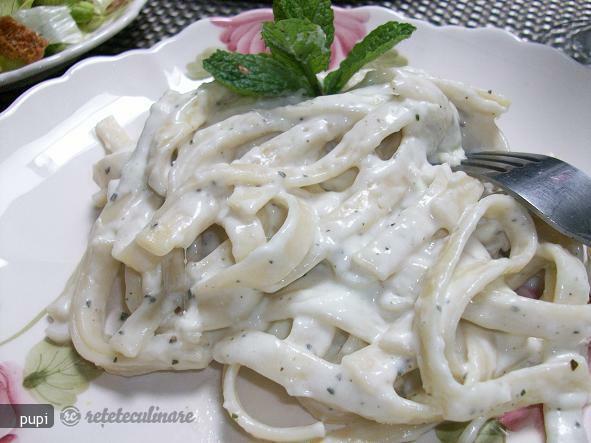 Imagine Reteta culinara Paste - Fettucina Alfredo | 2review.ro