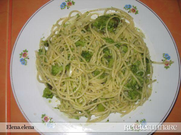 Imagine Reteta culinara Paste cu broccoli | 2review.ro