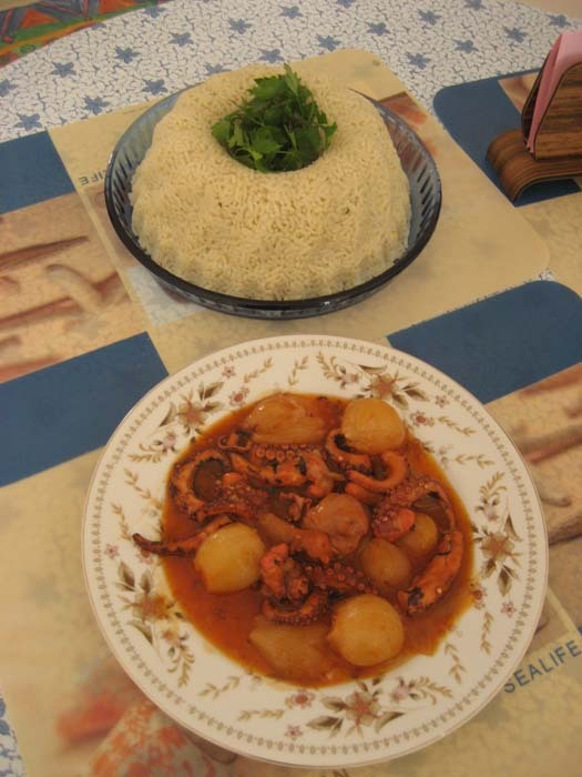 Imagine Reteta culinara Caracatita in vin | 2review.ro