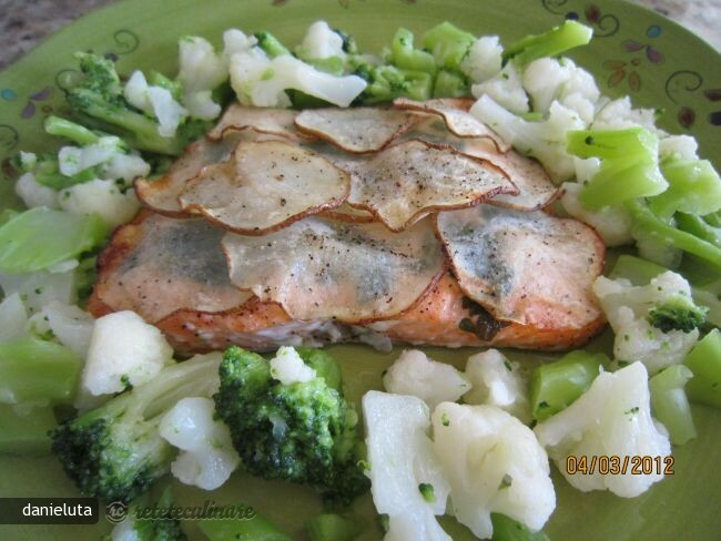 Imagine Reteta culinara Somon la Cuptor cu Cartofi | 2review.ro