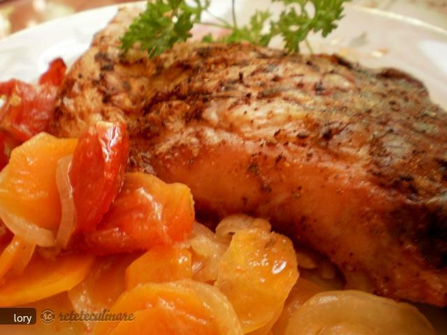 Imagine Reteta culinara Crap cu Legume la Cuptor | 2review.ro