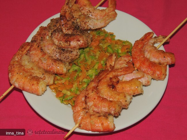 Imagine Reteta culinara Frigarui de Creveti pe Pat de Legume | 2review.ro