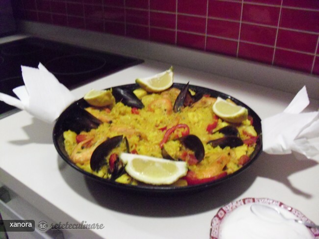 Imagine Reteta culinara Paella cu Fructe de Mare | 2review.ro
