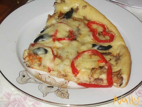 Imagine Reteta culinara Pizza cu Ton si Hering | 2review.ro