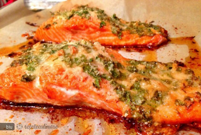 Imagine Reteta culinara Somon in Crusta de Parmezan la Cuptor | 2review.ro
