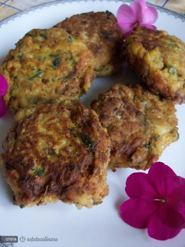 Imagine Reteta culinara Chiftelute din Dovlecel/Zuchina si Ton din Conserva | 2review.ro