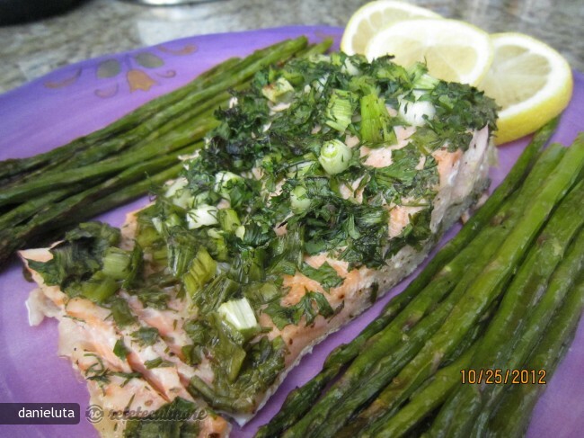 Imagine Reteta culinara File de Somon la Cuptor cu Verdeturi | 2review.ro