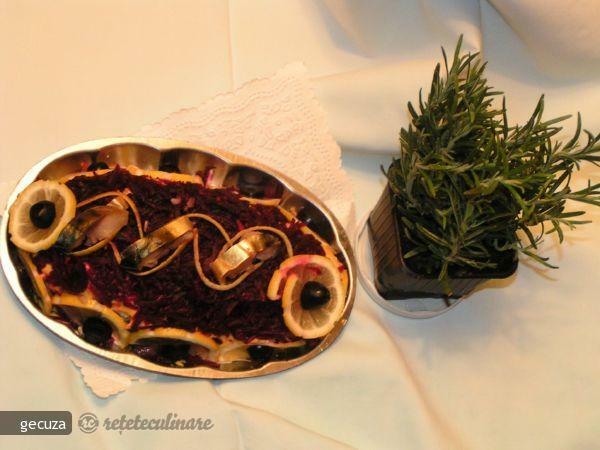 Imagine Reteta culinara Scrumbie Afumata in Suba de Sfecla Rosie | 2review.ro