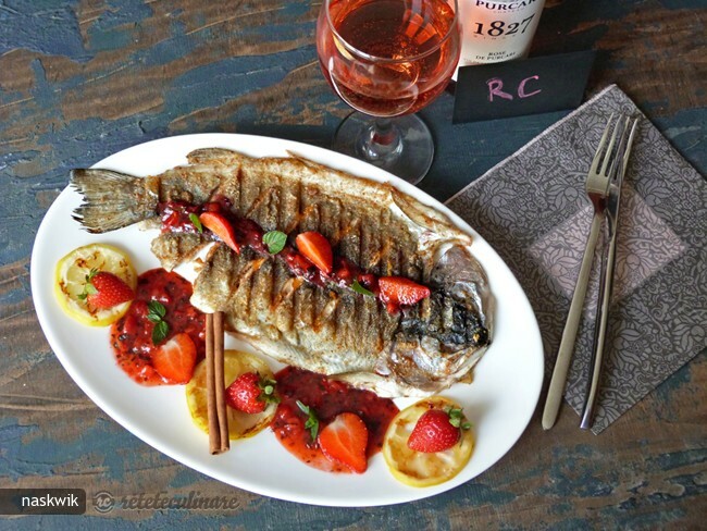 Imagine Reteta culinara Pastrav in Marinata de Migdale cu Sos Picant de Capsuni | 2review.ro