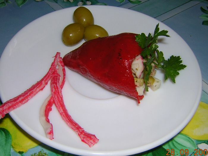 Imagine Reteta culinara Ardei copti umpluti cu ton si cangrejo | 2review.ro