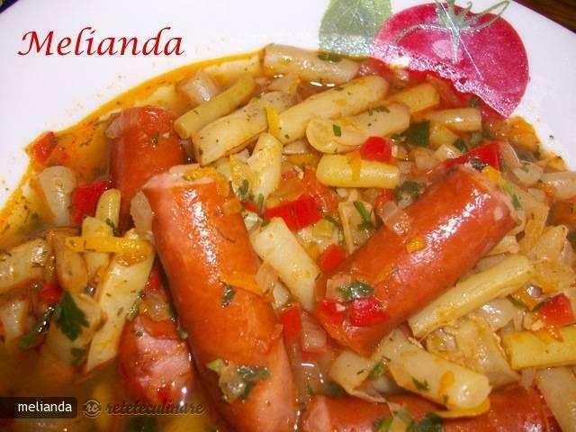 Imagine Reteta culinara Mancare de pastai galbene cu carnati | 2review.ro