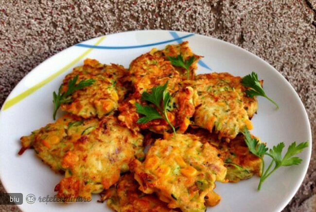 Imagine Reteta culinara Chiftele de Legume cu Telina si Porumb | 2review.ro