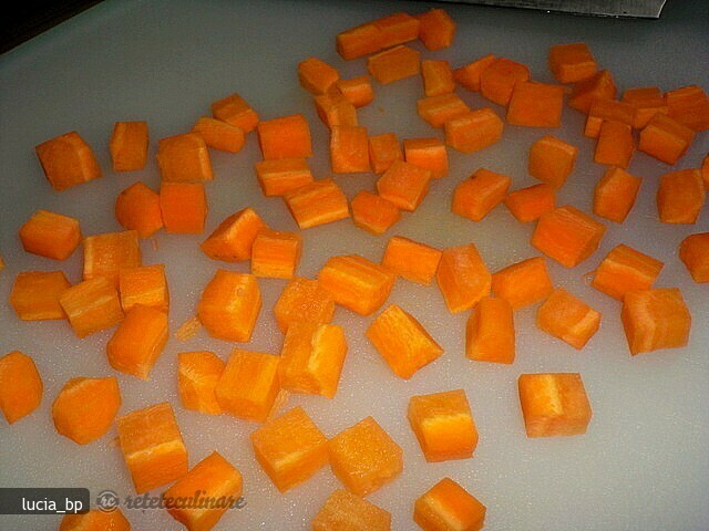 Imagine Reteta culinara Cum se Obtin Batoanele si Cubuletele de Morcovi | 2review.ro