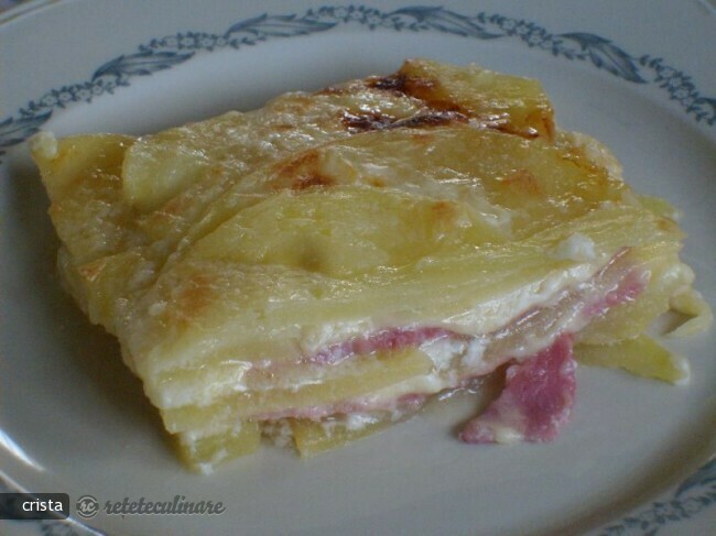 Imagine Reteta culinara Pizza (Straturi) de Cartofi si Sunca | 2review.ro