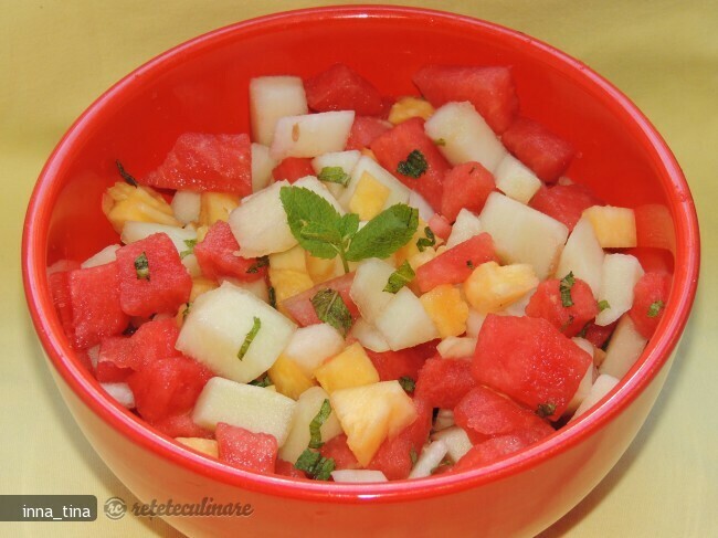 Imagine Reteta culinara Salata de Fructe cu Menta | 2review.ro