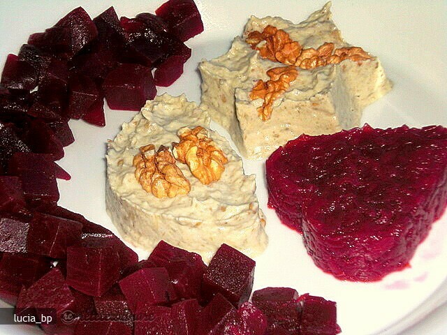 Imagine Reteta culinara Sfecla Rosie cu Sos Scordolea | 2review.ro