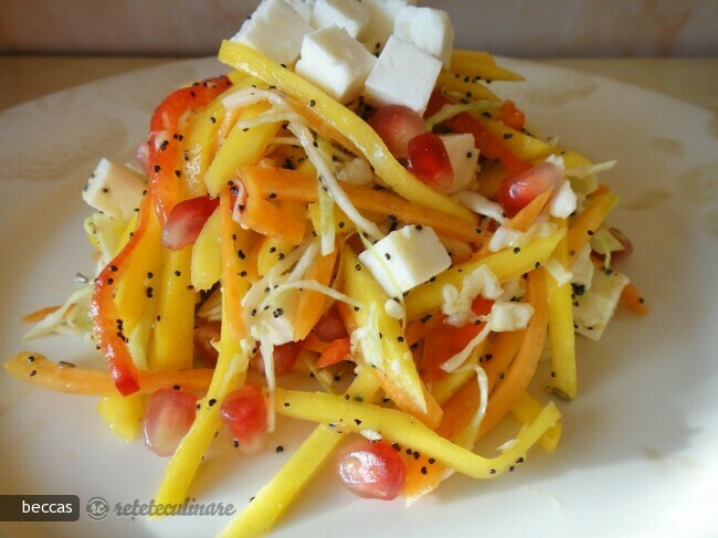 Imagine Reteta culinara Salata cu Mango, Rodie, Feta si Dressing cu Ghimbir | 2review.ro