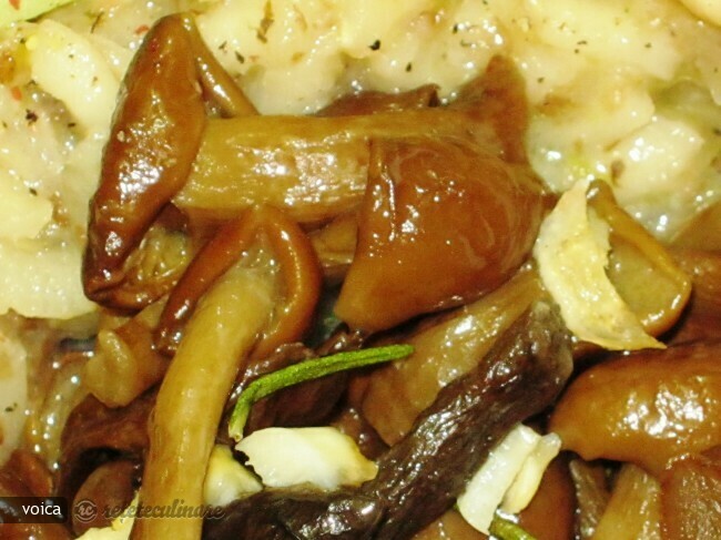 Imagine Reteta culinara Risotto cu Hribi Uscati, A la Jamie Oliver | 2review.ro