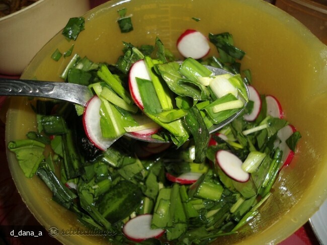 Imagine Reteta culinara Salata de Leurda | 2review.ro