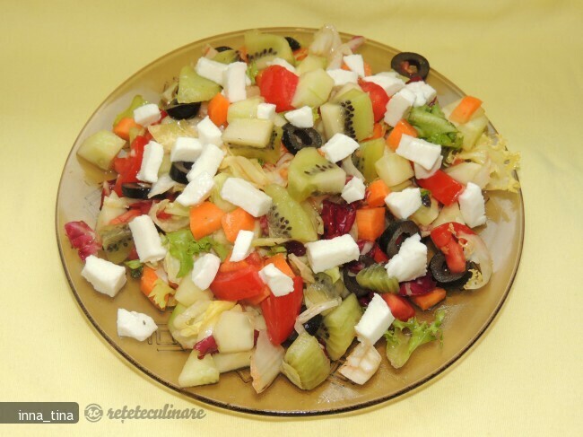 Imagine Reteta culinara Salata de Cruditati si Kiwi | 2review.ro