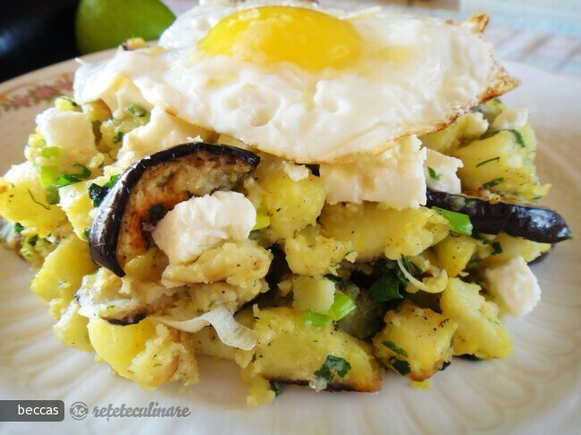 Imagine Reteta culinara Cartofi cu Vanata, Feta si Ou | 2review.ro