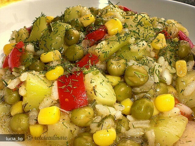 Imagine Reteta culinara Pilaf cu Dovlecei, Mazare si Porumb | 2review.ro