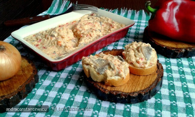 Imagine Reteta culinara Salata de vinete cu ardei copti si ciuperci | 2review.ro