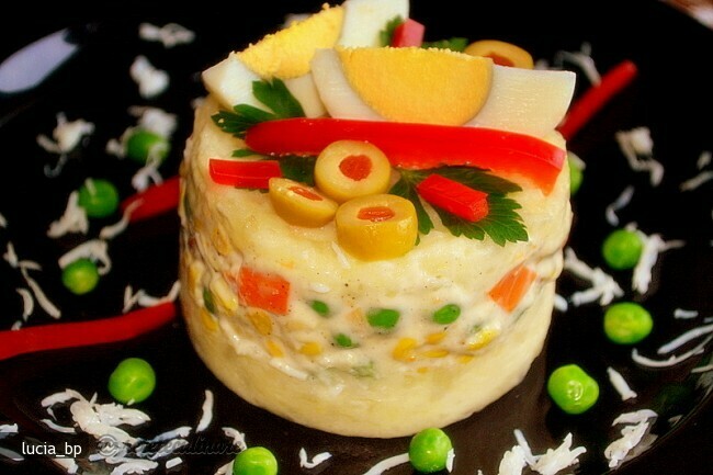 Imagine Reteta culinara Salata de Legume cu Piure de Cartofi | 2review.ro