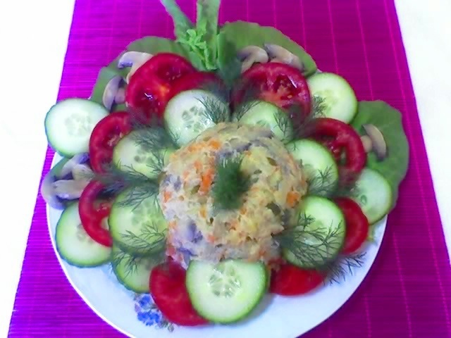 Imagine Reteta culinara Salata de ciuperci cu peste si maioneza | 2review.ro