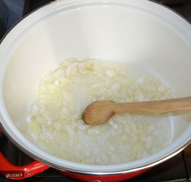 Imagine Reteta culinara Tocanita cu vinete | 2review.ro