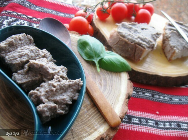 Imagine Reteta culinara Pateu de ciuperci | 2review.ro