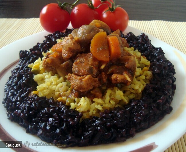 Imagine Reteta culinara Orez Brun cu Sos de Soia si Ciuperci | 2review.ro