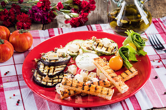 Imagine Reteta culinara Salata cu legume la gratar | 2review.ro