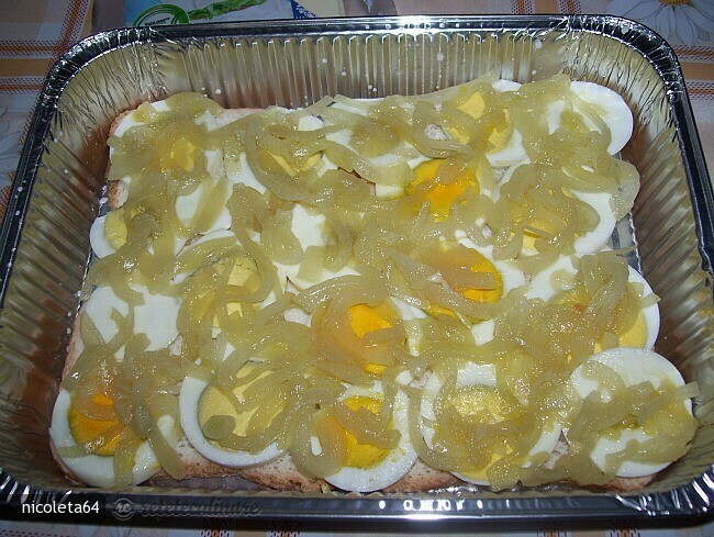 Imagine Reteta culinara Budinca cu Oua Fierte, Ceapa si Branza | 2review.ro