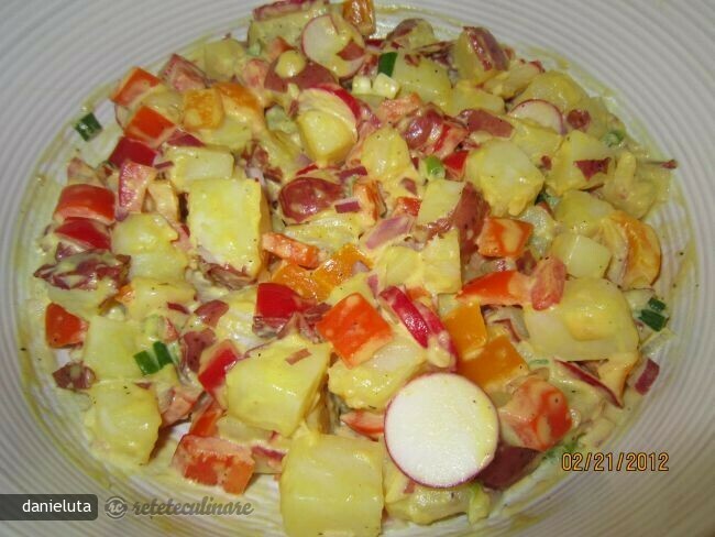 Imagine Reteta culinara Salata de Cartofi Rosii cu Bacon | 2review.ro