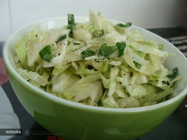 Imagine Reteta culinara Salata de Varza Creola | 2review.ro