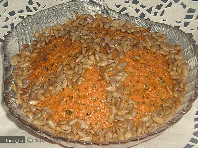 Imagine Reteta culinara Pasta din Seminte de Floarea- Soarelui cu Ardei Rosu | 2review.ro