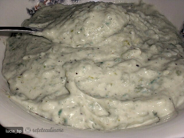 Imagine Reteta culinara Pasta Dulce de Usturoi (Sweet Garlic Paste) | 2review.ro