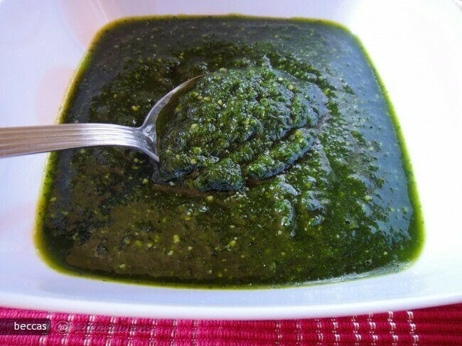 Imagine Reteta culinara Pesto din Leurda cu Ulei de Seminte de Dovleac | 2review.ro