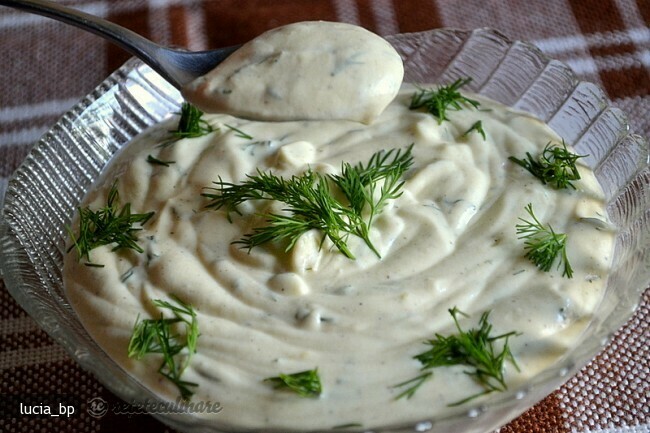 Imagine Reteta culinara Sos de Smantana si Marar | 2review.ro
