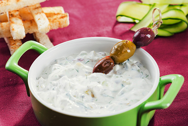 Imagine Reteta culinara Tsatsiki altfel | 2review.ro